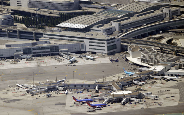 Airliner crashes in San Francisco